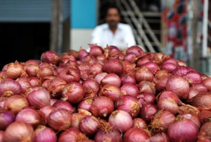 प्याज के भाव ने आम आदमी को रुलाया