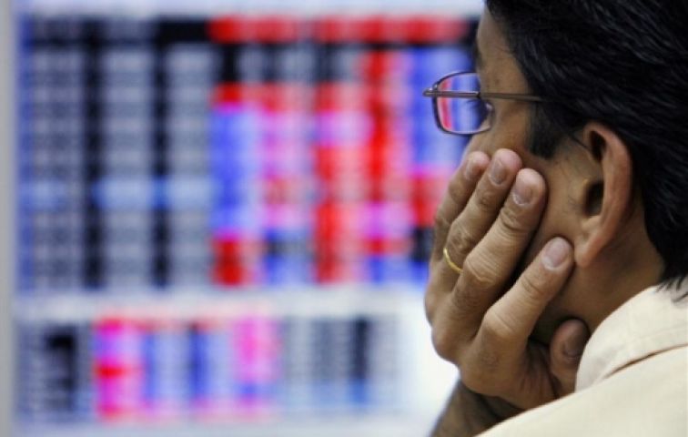 Bse Sensex shrinks,down 60 pts in early trade