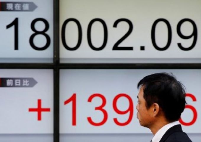 Asia stocks, dollar subdued on last trading day of  2016, euro spikes briefly