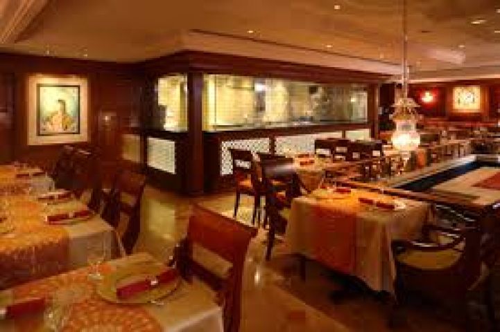 Indian Restaurant sectors;will contribute Rs. 22,400 cr in taxes in 2016