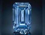 विश्व का सबसे महंगा हीरा करोड़ों डॉलर में नीलाम !