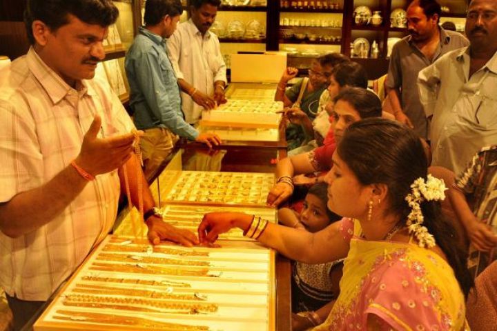 इस साल भारतीयों ने जमकर ख़रीदा सोना, 13 फीसदी बढ़ी डिमांड
