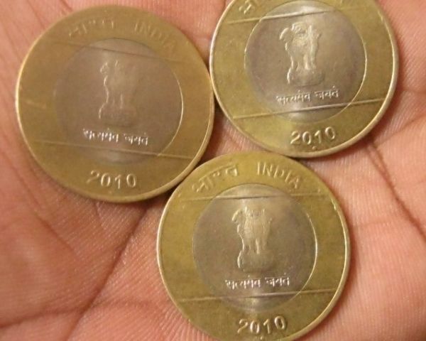 बेझिझक लेवें दस रुपए के सिक्के