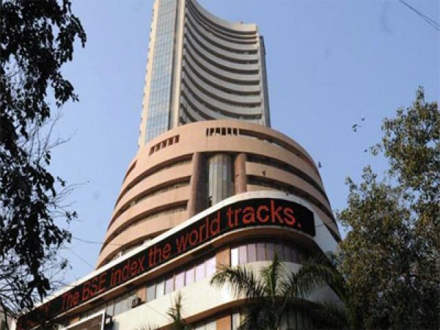 Sensex fell to mark biggest weekly loss in a month, falling 258 points