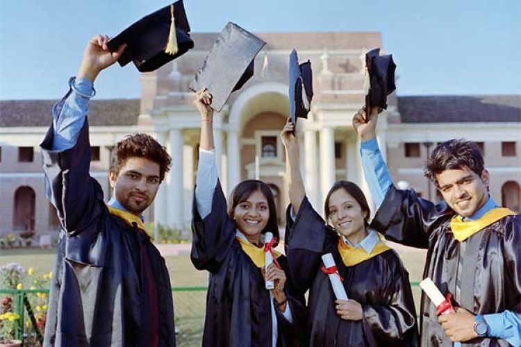 UNESCO 2017 की रिपोर्ट -अमेरिका में पढाई करने वाले भारतियों की संख्या बड़ी