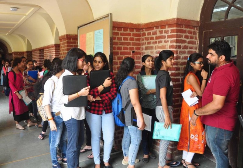 Deshbandhu and Aryabhatta College of DU released first cut-off list