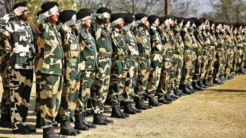 Chance to get a job in BSF for 10th-12th pass, salary will be in lakhs
