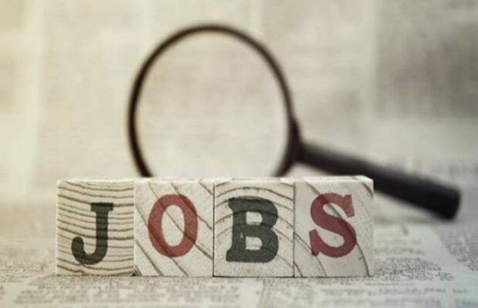 Bumper recruitment for posts of Junior Assistant and Stenographer, Apply soon