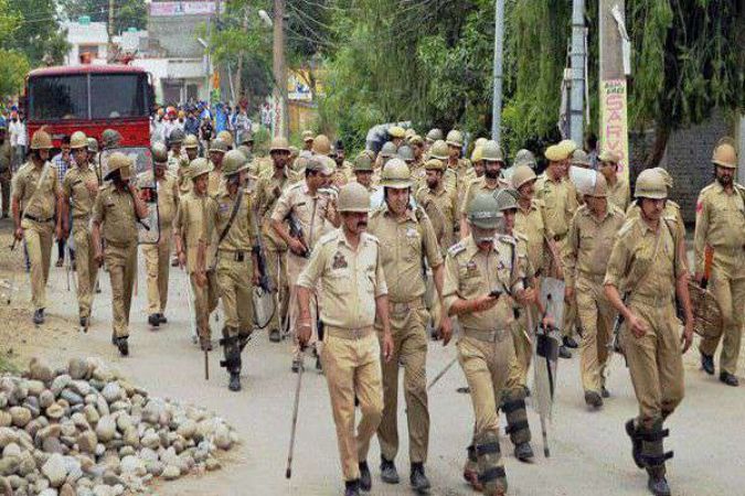 69 हजार रु सैलरी, उत्तर प्रदेश पुलिस ने मांगे 3618 पदों पर आवेदन