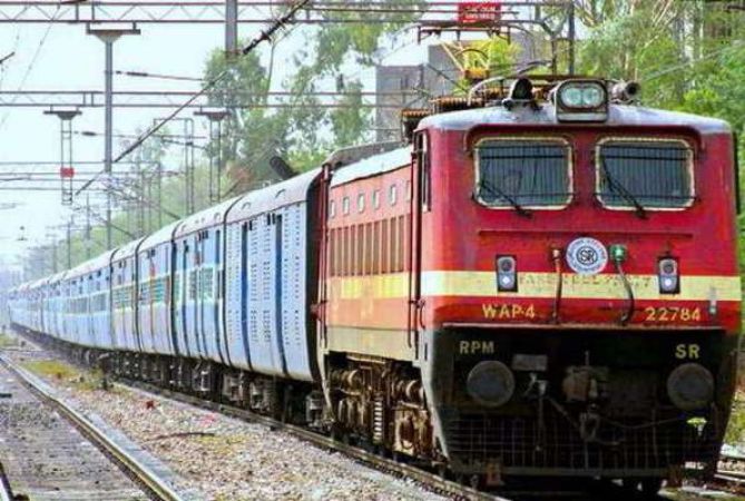 रेलवे ने फिर निकाली 10वीं पास के लिए नौकरी, नजदीक है आवेदन की अंतिम तिथि