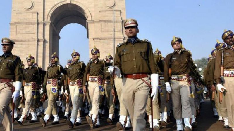दिल्ली पुलिस में 1800 पदों पर नौकरियां, 10वीं पास पहले करें आवेदन