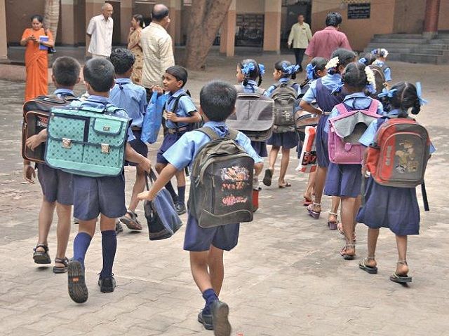 सरकारी स्‍कूलों में लगभग 10 लाख शिक्षको की कमी