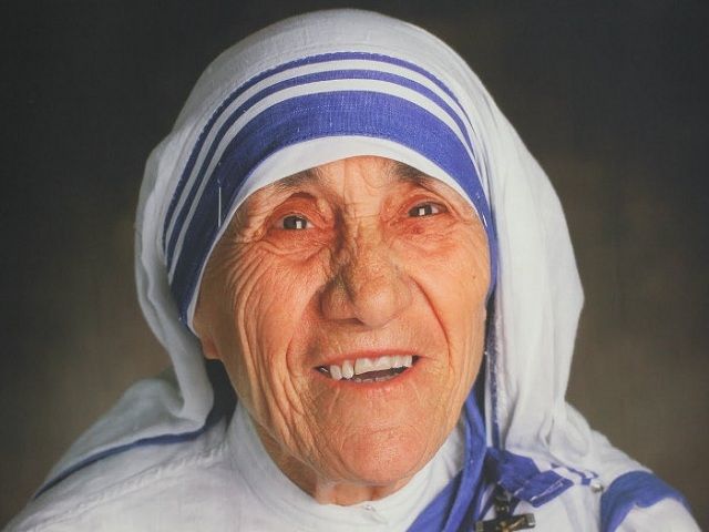 करंट अफेयर्स : मदर टेरेसा को संत की उपाधि से किया गया सम्मानित