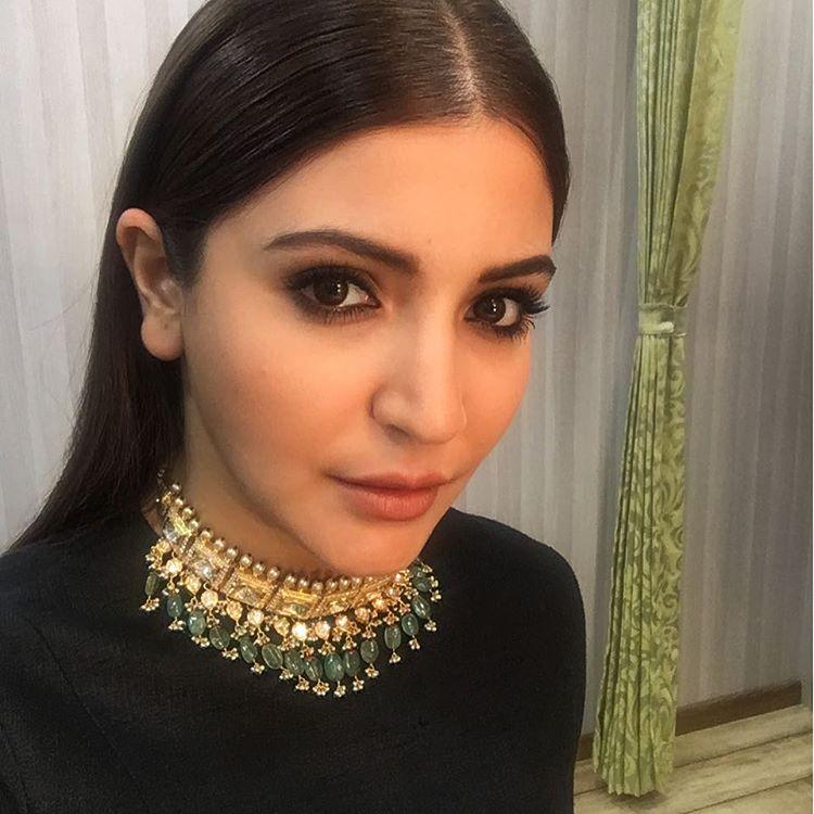 Neat Anushka Sharma Hairstyle In Her Wedding Silver Hairstyles Women Round  Face Mens 2018