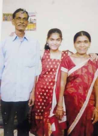 Hyderabad couple jumps into river in Kothagudem after daughter's death.