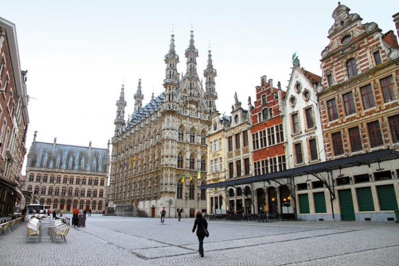 बेल्जियम विश्वविद्यालय बिरादरी के अठारह पूर्व सदस्यों पर होगा मुकदमा दर्ज, जानिए क्यों