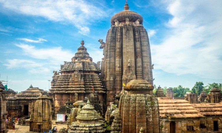 After Puri Nirmalya, now the Lingaraj Temple 'Abhada', unauthorized online sale