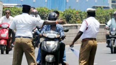 Man never wears helmet while riding bike, yet police is unable to deduct challan