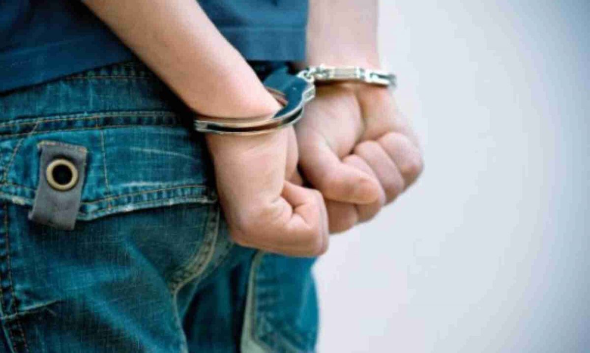Four dacoits were held from the greater Rupahihat area