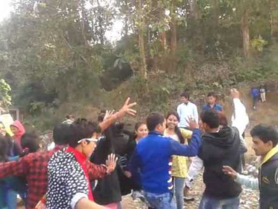 Picnic group attacked by mob in Barpeta, Assam, Know why