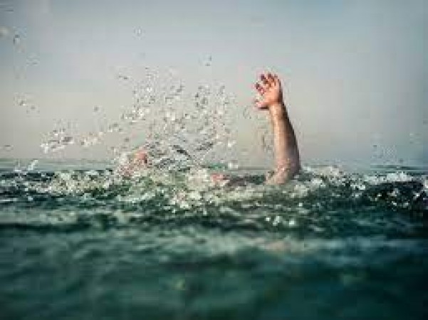 Youth jumped in Yamuna by tweeting 'I am going to commit suicide'