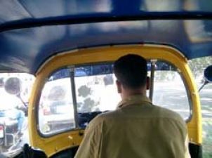 Autorickshaw driver rob passenger where he refused to give money for  liquor
