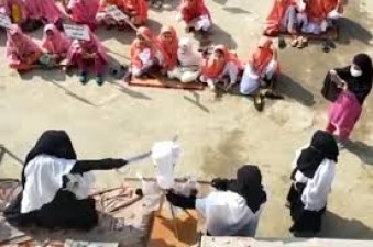 A video of Pakistani women teaching School student how to behead, goes viral