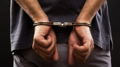 अंडरगारमेंट्स चोरी करने के आरोप में गिरफ्तार हुआ ग्राम प्रधान