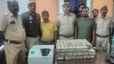 चुनावी तैयारियों के बीच दिल्ली पुलिस ने पकड़ा 3 करोड़ हवाला कैश, जीशान-दानिश सहित 4 गिरफ्तार