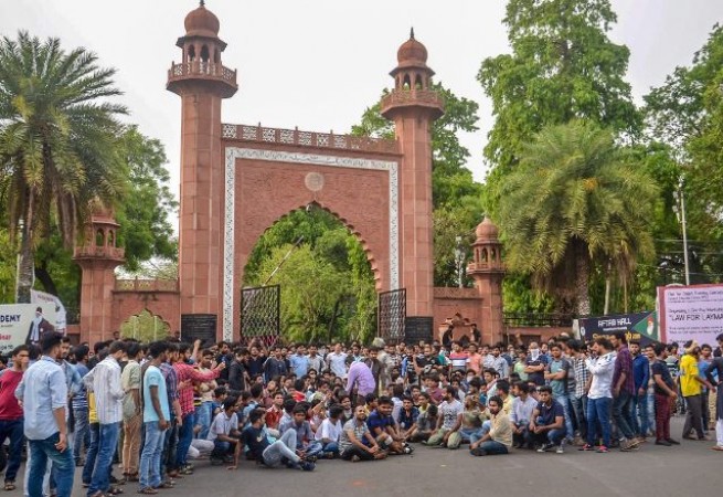 Shooting Incident Injures Three at Aligarh Muslim University in Uttar Pradesh