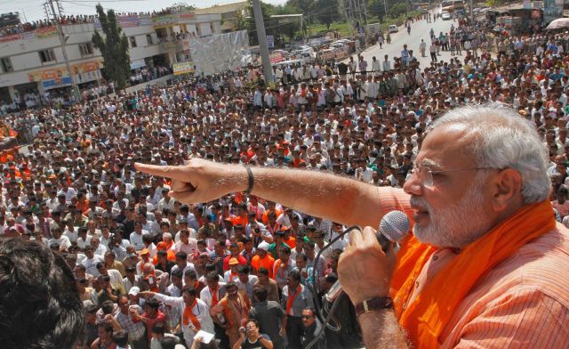 मोदी मंत्र की फूंक से जातिगत राजनीति की काट का प्रयास