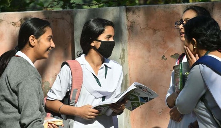 CBSE to not reduce course load of students of classes 9-12