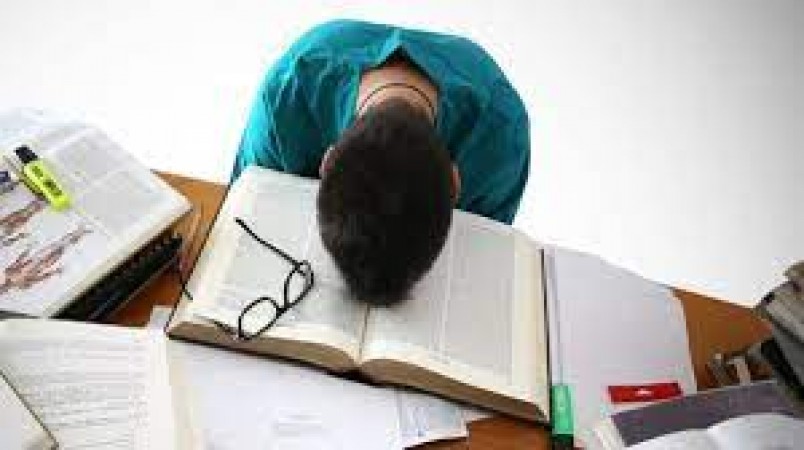 If you feel sleepy as soon as you pick up books, try these tips, you will never feel lethargic