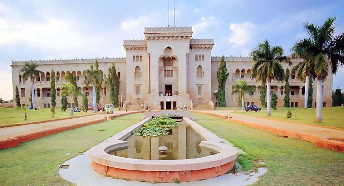 Check out top 25 Universities of India!!