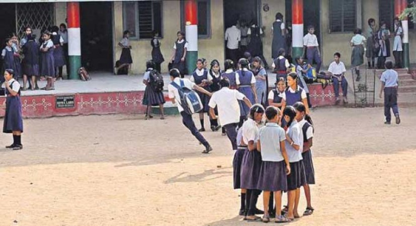 Schools for classes 1 to 5 reopen in Bhopal with COVID-19 protocols in place