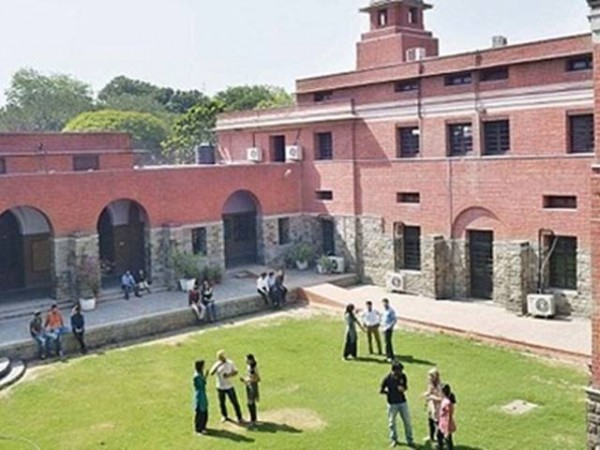 दिल्ली विश्वविद्यालय उच्च शिक्षा लक्ष्यों के लिए बना रहे है नई योजना