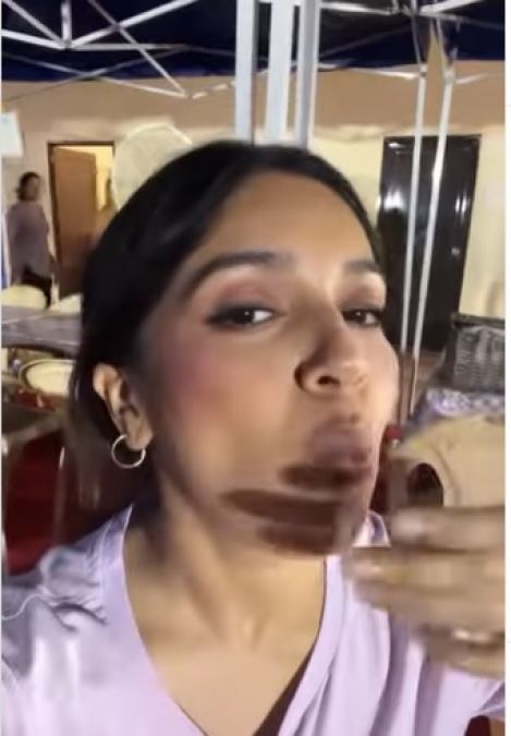 Bhumi Pednekar seen enjoying golgappas and chaats