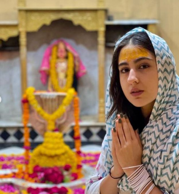 Sara Ali Khan is a big devotee of Bhole Baba, arrived with Vikrant to have darshan
