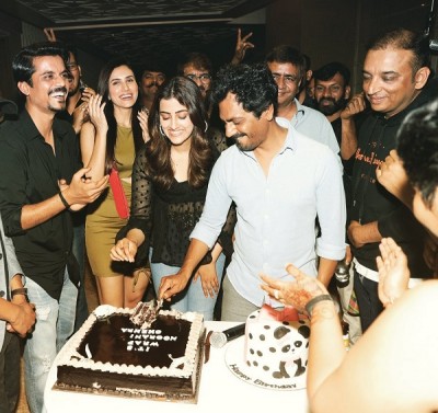 Nawazuddin Siddiqui completes shooting of his movie, celebrates with team