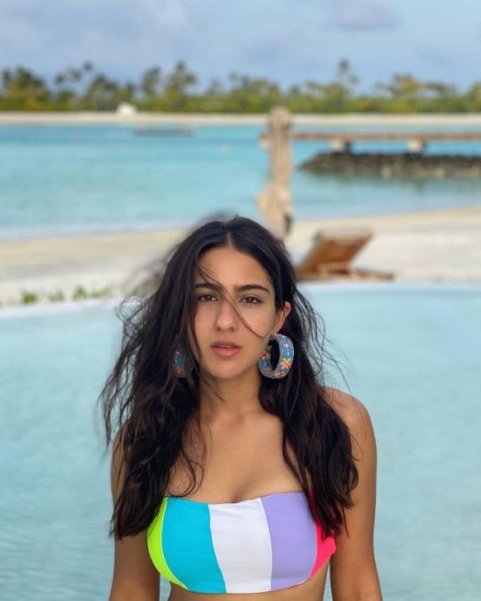 Sara Ali Khan wreaking havoc in multi-coloured bikini