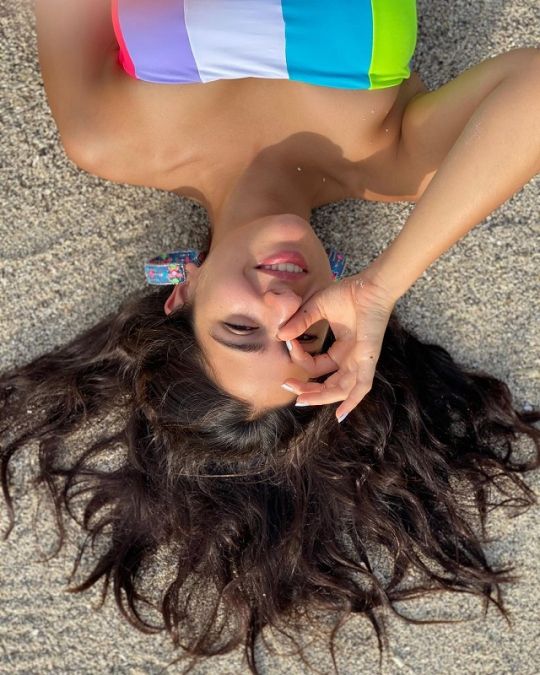 Sara Ali Khan wreaking havoc in multi-coloured bikini