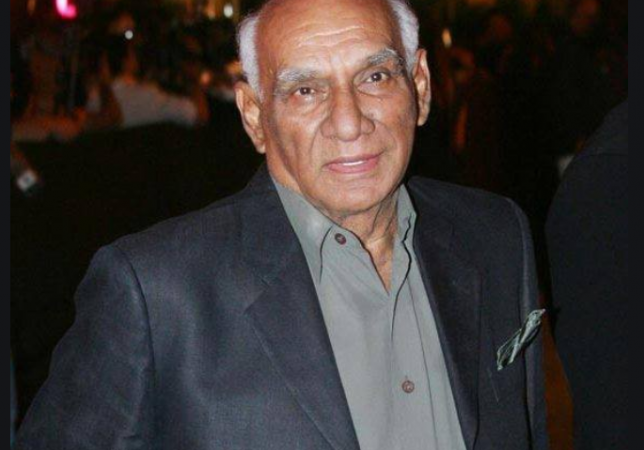 Yash Chopra Foundation gives money to daily workers of film industry