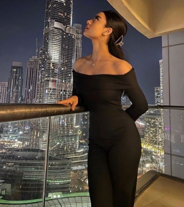 The glamorous look of Ajay Devgan's daughter on social sites, was seen in a tight dress
