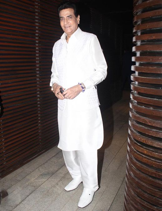 Why Jitendra used to wear white clothes and shoes in his films? reason is very special