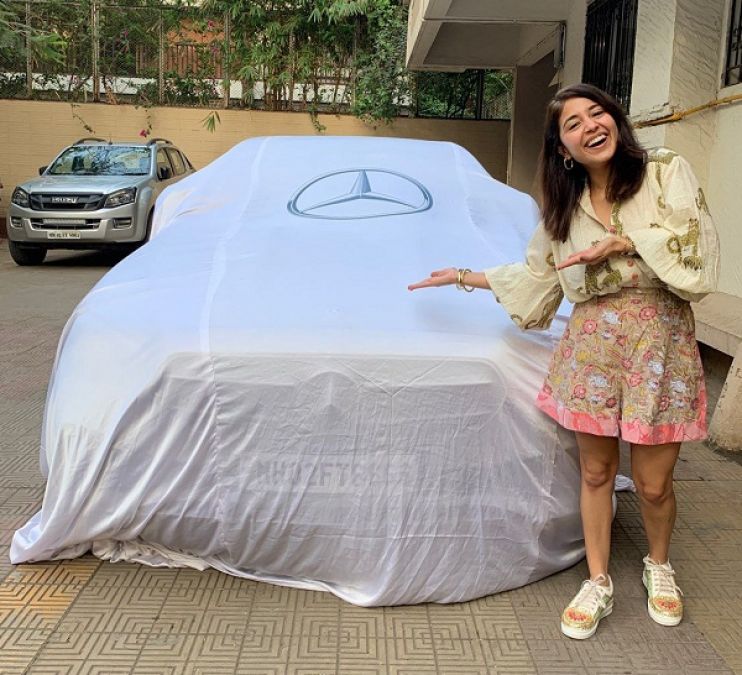 Mirzapur fame bought Mercedes, shared happiness through photos
