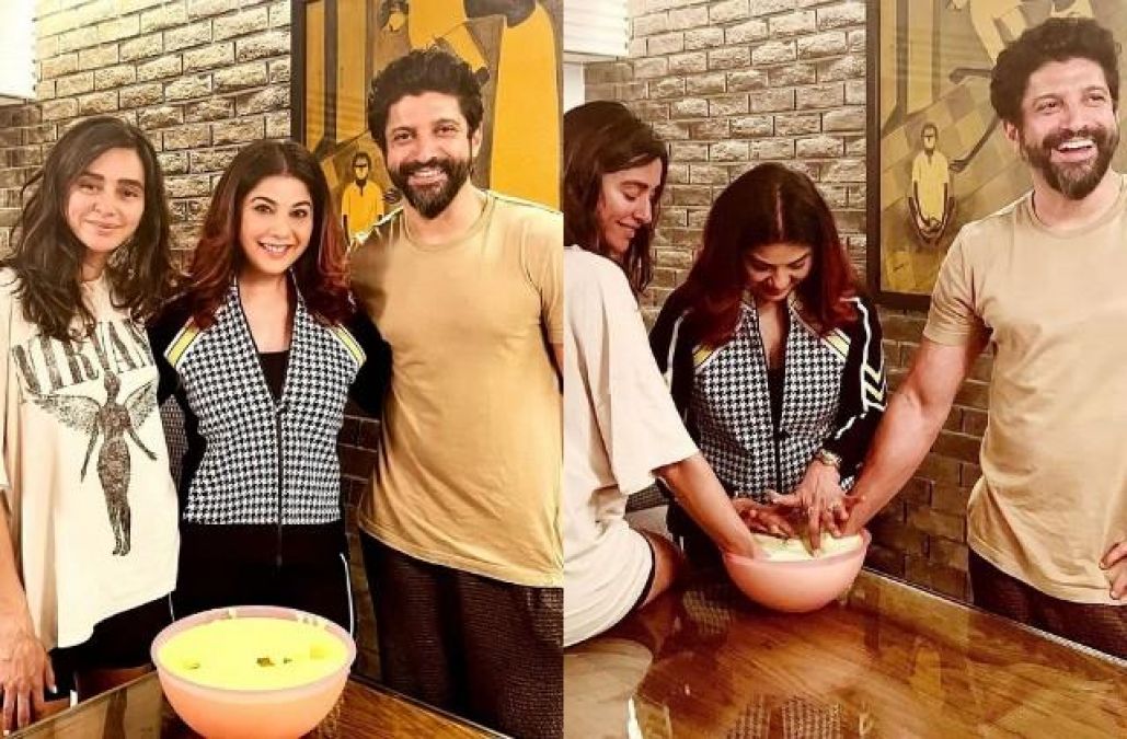 Farhan-Shibani did hand-casting holding each other's hands, photos went viral