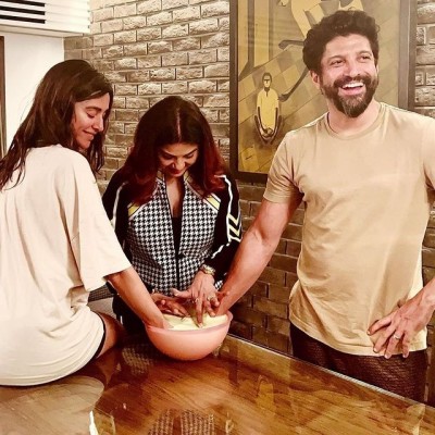 Farhan-Shibani did hand-casting holding each other's hands, photos went viral