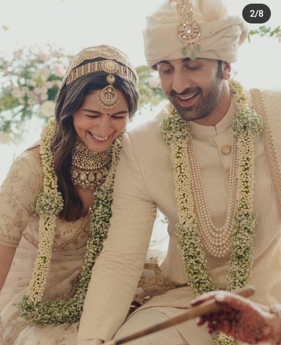 Ranbir-Alia tied the knot, first picture of bride and groom revealed