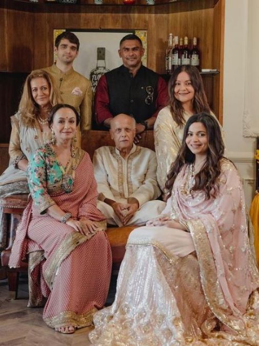 Family photos from Alia-Ranbir's wedding surfaced