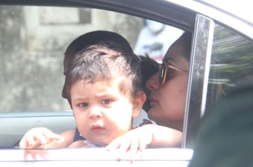 Golu Molu Sa Chehra... and big eyes, Jeh came out on an outing with his mother